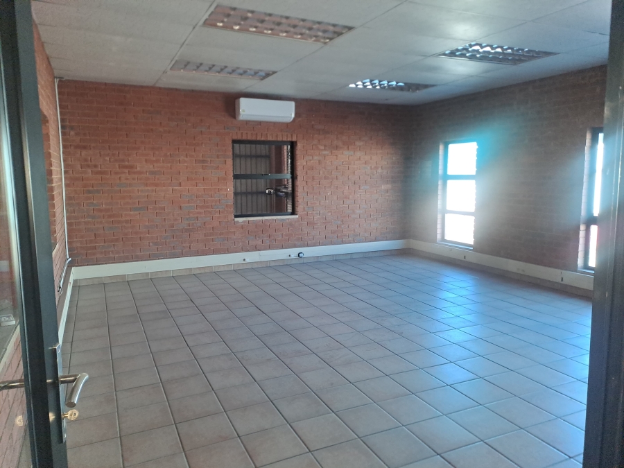 Commercial Property for Sale in Oos Einde North West